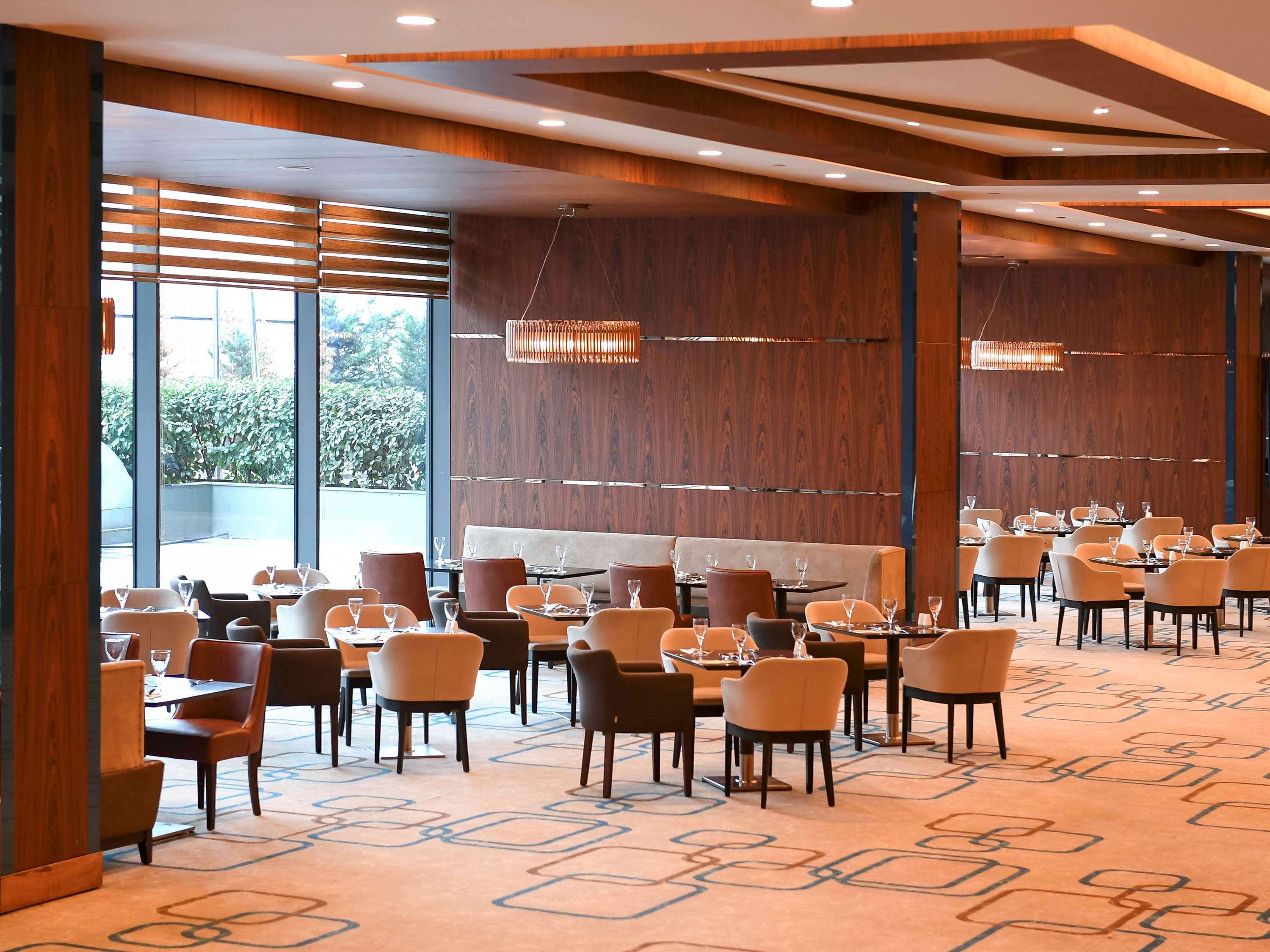 Mercure Istanbul West Hotel & Convention Center Exterior foto